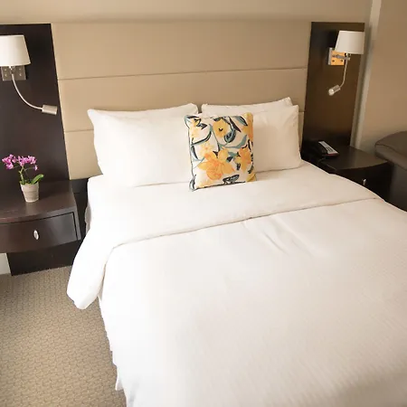 Newbury Hotel 3*