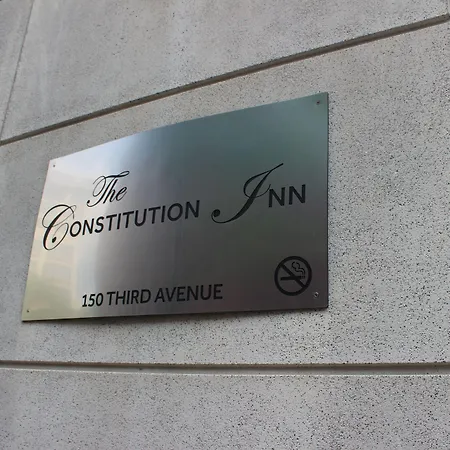 Hotel Constitution 2*