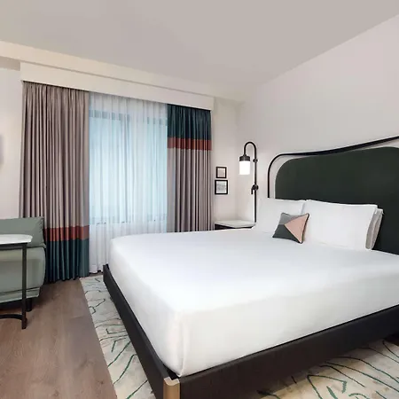 Pennyweight Boston, Curio Collection By Hilton 4*
