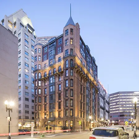 Courtyard Copley Square Hotel 3*