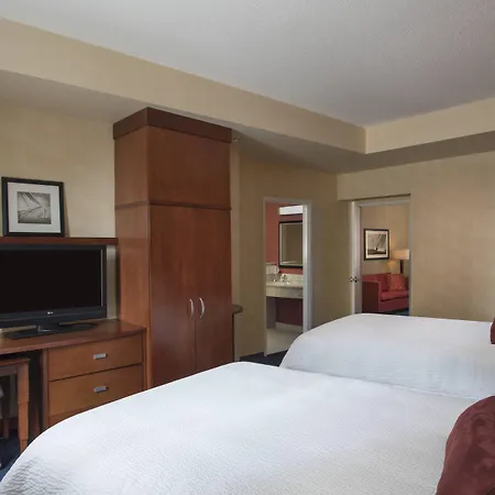Courtyard Copley Square 3*