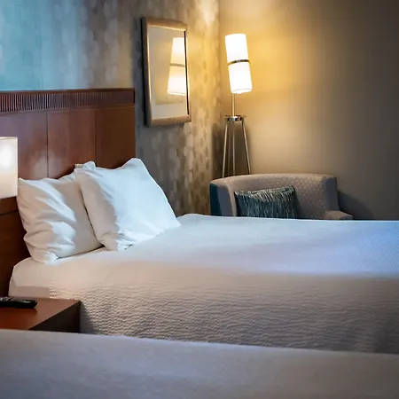 Courtyard Copley Square Hotel 3*