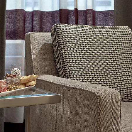 Hotel Aka Back Bay 4*