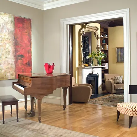 Clarendon Square Bed & Breakfast