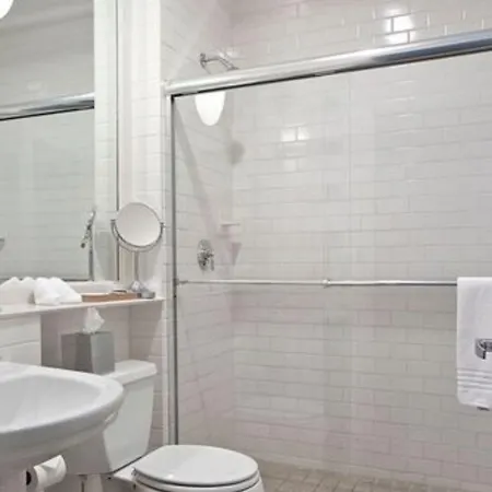 Bed & Breakfast Clarendon Square 4*