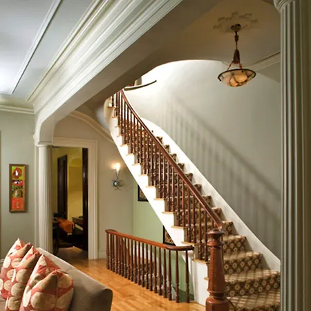 Clarendon Square Bed & Breakfast 4*