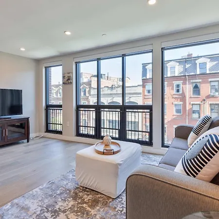 In Heart Of Apartment