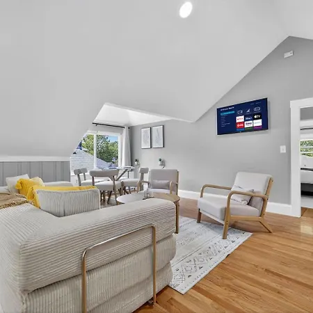 Charming 1br In With Free Parking Apartment
