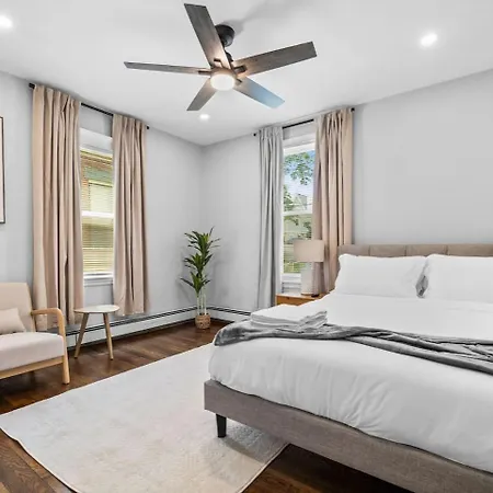 Luxury 3br In With Free Parking Apartment *
