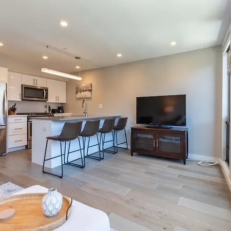 In Heart Of Apartment *