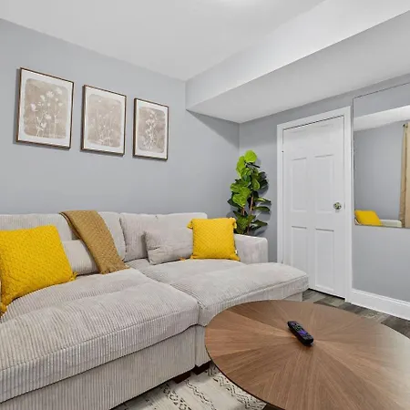 Vintage 2br In With Free Parking * Boston