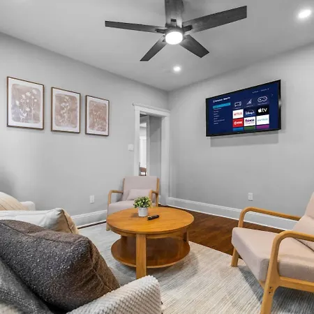 Luxury 3br In With Free Parking Apartment *