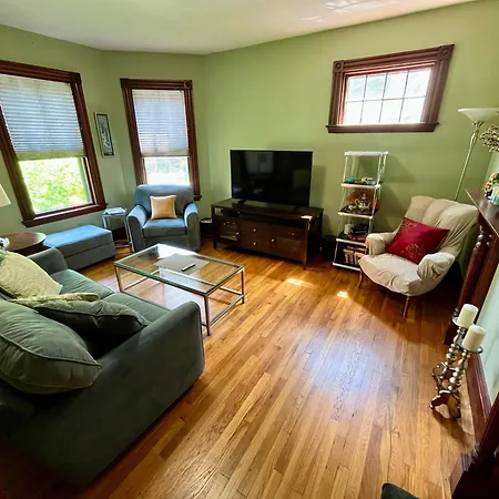Charming 2br In The Heart Of Jamaica Plain Apartment *