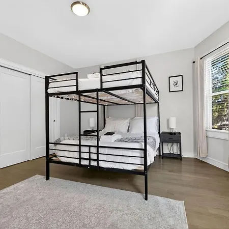 Apartment Luxury 3br In That Sleeps 10 *