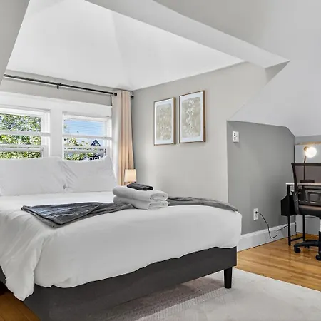 Apartment Charming 1br In With Free Parking Boston