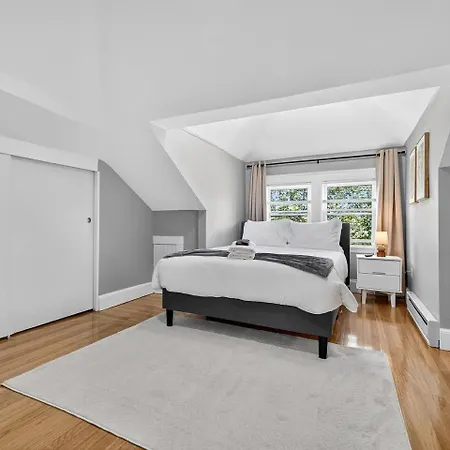 Charming 1br In With Free Parking Apartment Boston
