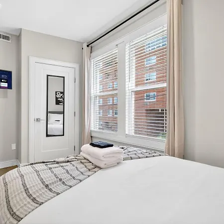 Luxury 3br In That Sleeps 10 Apartment Boston