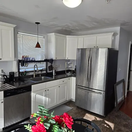 Apartment Cozy Nest Getaway Near Boston!