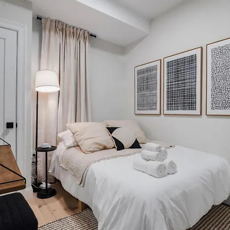 Apartment Modern 5b3b In Steps To Convention Center Boston