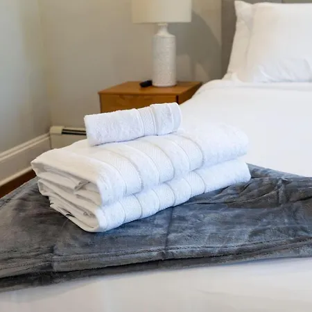 Apartment Luxury 3br In With Free Parking