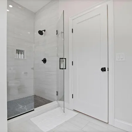 Modern 5b3b In Steps To Convention Center *