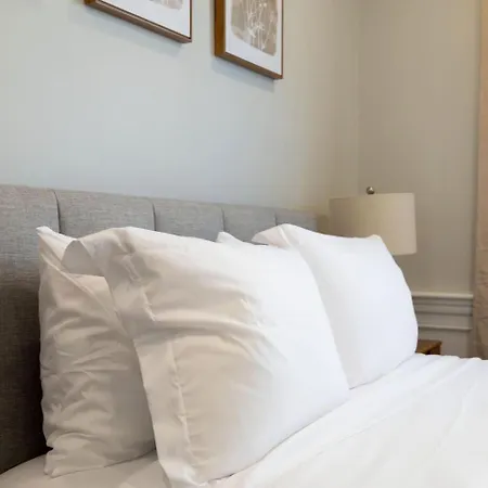 Luxury 3br In With Free Parking Boston