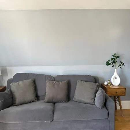 85c Brand New 3brwalk To Transit, Near Boston