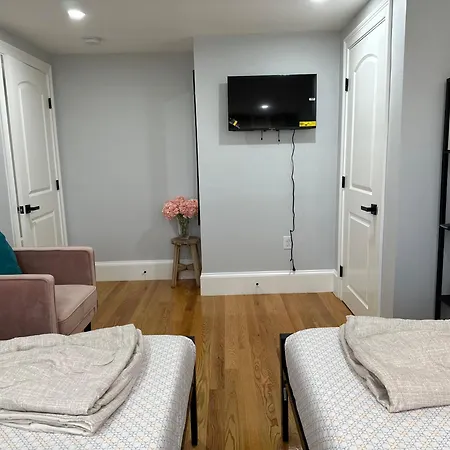 85c Brand New 3brwalk To Transit, Near Apartment *