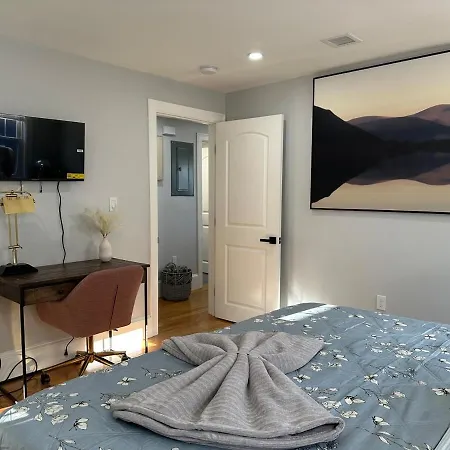 Apartment 85c Brand New 3brwalk To Transit, Near *