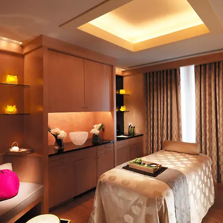 Mandarin Oriental, Hotel