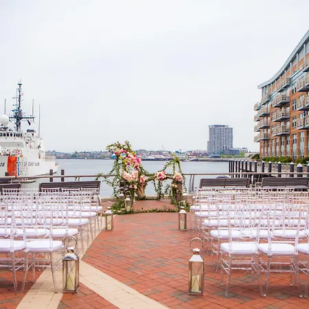 Battery Wharf Hotel, Waterfront Hotel