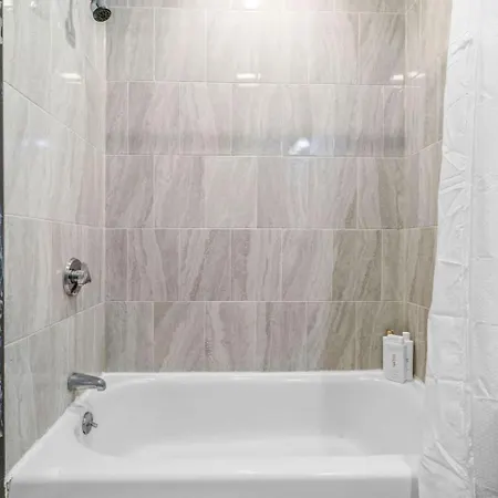 Luxury 2br In With Free Parking *