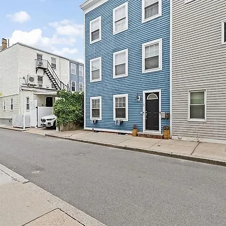 Apartment Southie With Hot Tub Boston