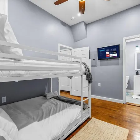 Luxury 2br In With Free Parking Boston
