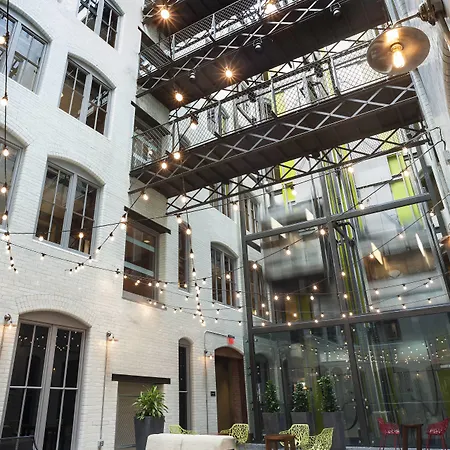 Hotel By Marriott Downtown Seaport 3*