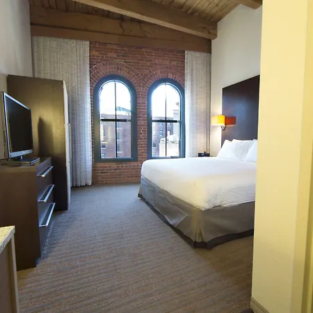 By Marriott Downtown Seaport Hotel Boston