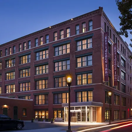 By Marriott Downtown Seaport Hotel 3*