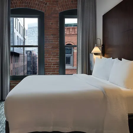 Hotel By Marriott Downtown Seaport