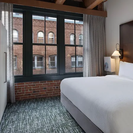 Hotel By Marriott Downtown Seaport Boston