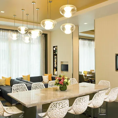 Hotel By Marriott Back Bay/fenway 3*