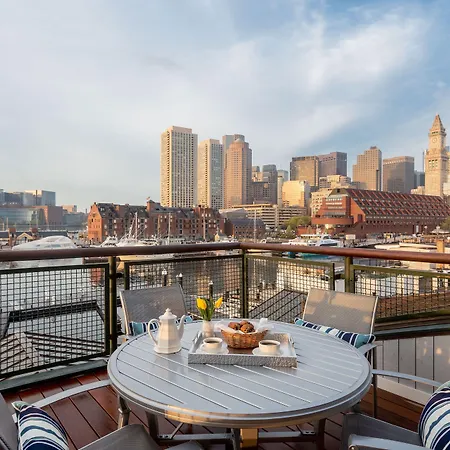 Yacht Haven 4* Boston