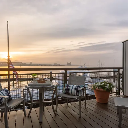 Yacht Haven Inn