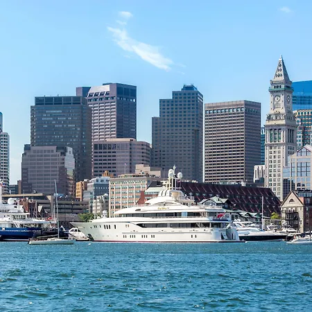 Yacht Haven 4* Boston