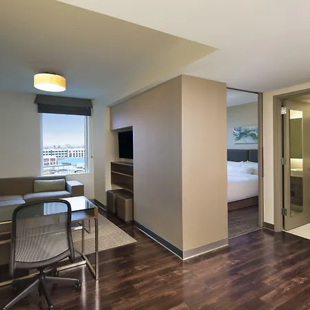 Element By Marriott Seaport District Hotel 3*
