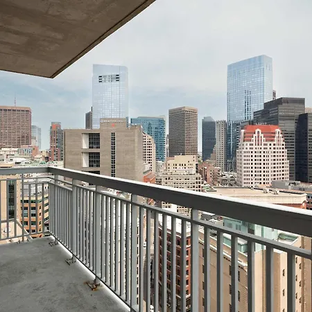 2br Penthouse Common Dt Apartment