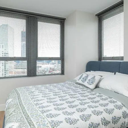 Apartment 2br Penthouse Common Dt *