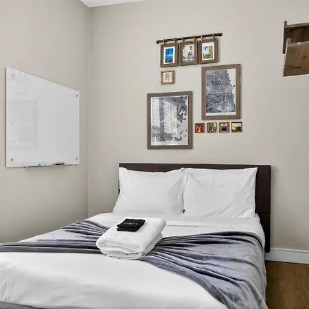 Luxury 3br 2ba Penthouse *