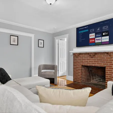Vintage 5br In With Free Parking *