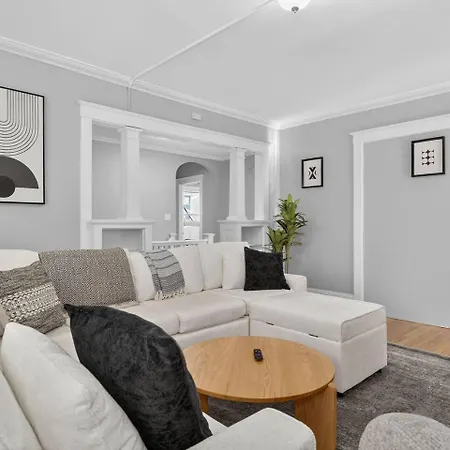 Vintage 5br In With Free Parking Boston