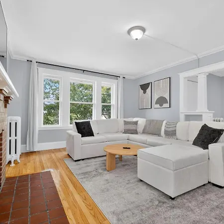 Vintage 5br In With Free Parking